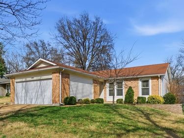 2166 Pheasant Run Drive , St Louis, MO 63043