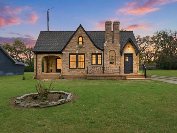 1004 E Franklin Street , Hillsboro, TX 76645