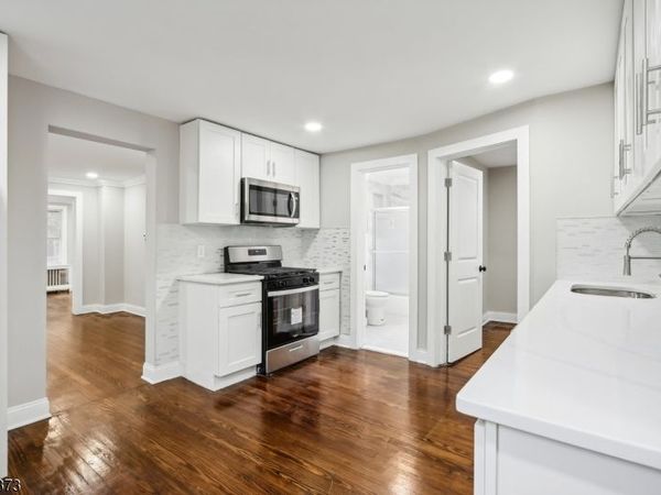 621 Roosevelt Ave, Carteret, NJ 07008