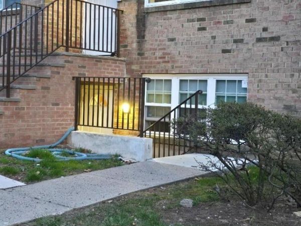 61 College Dr, Edison, NJ 08817