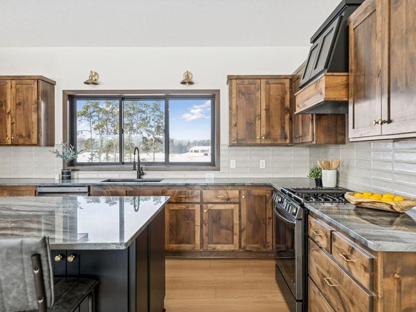 4582 Verde Valley Road NW, Oak Grove, MN 55303