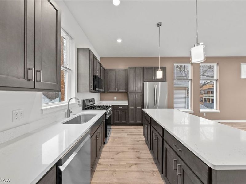 4711 Bridge Avenue, Cleveland, OH 44102 Photo 12