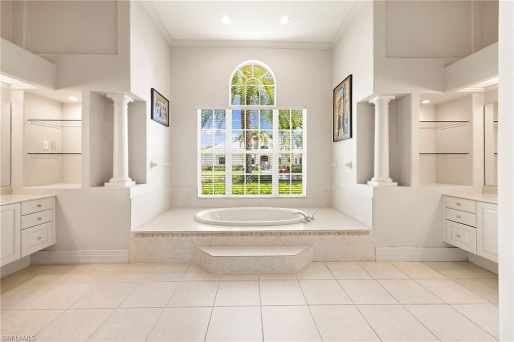 5215 Old Gallows Way, Naples, FL 34105 Photo