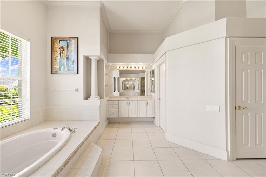 5215 Old Gallows Way, Naples, FL 34105 Photo