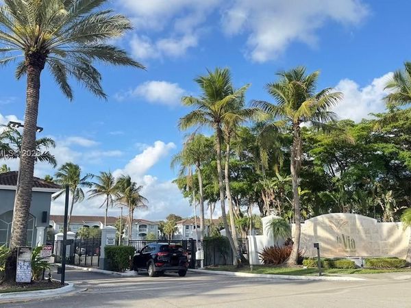 9640 NW 2nd St , Unit 5-204, Pembroke Pines, FL 33024