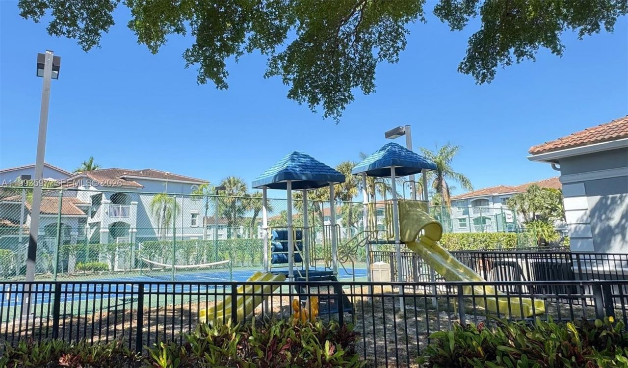 9640 NW 2nd St , Unit 5-204, Pembroke Pines, FL 33024 Photo