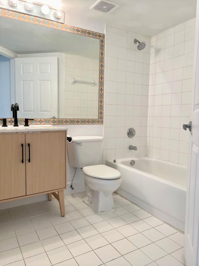 9640 NW 2nd St , Unit 5-204, Pembroke Pines, FL 33024 Photo