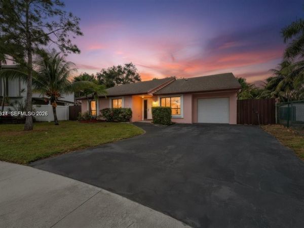 3930 NW 79TH WAY , Davie, FL 33024