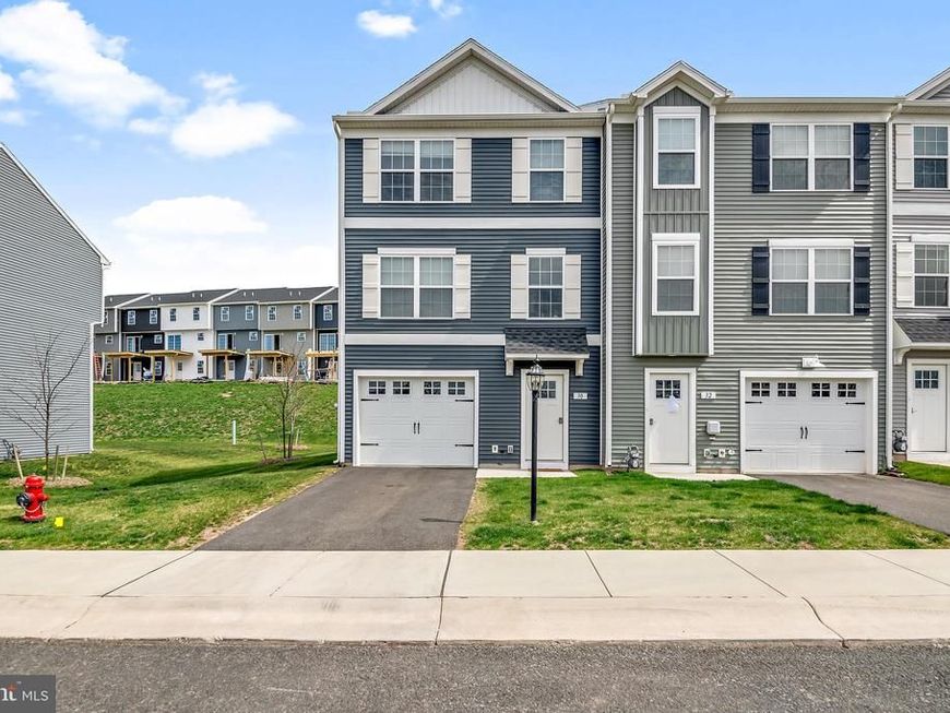 2935 Ashwood Ln, Harrisburg, PA 17110 Main Photo