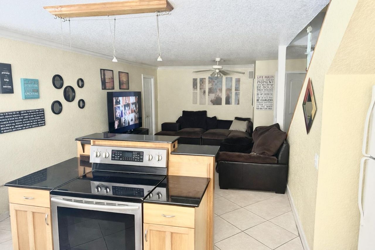 613 N 5th Street, Lantana, FL 33462 Photo