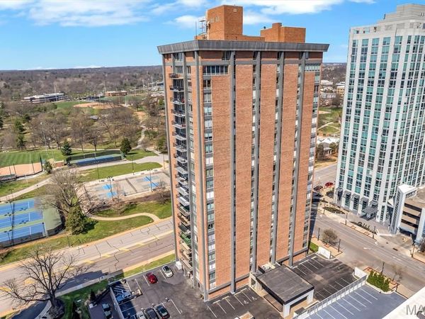 200 S Brentwood Boulevard , Unit 2F, Clayton, MO 63105