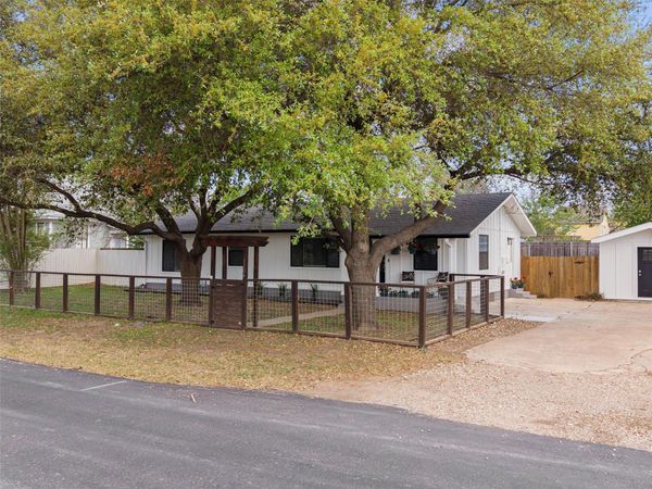 1106 Spring ST, Bastrop, TX 78602
