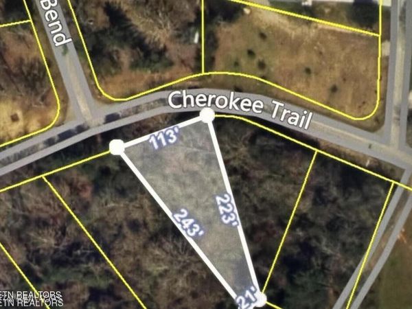 9432 Cherokee Tr, Crossville, TN 38572