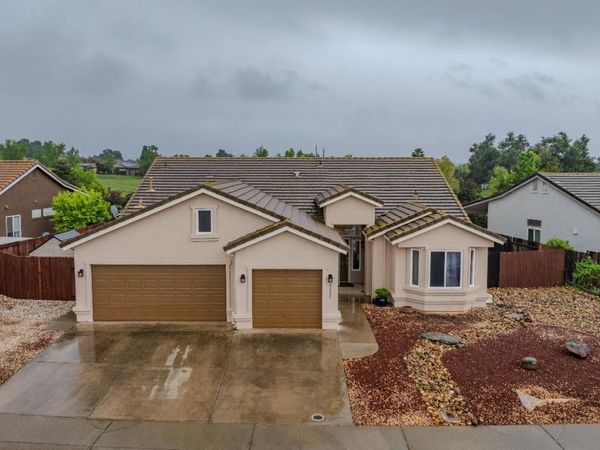 722 Fairway Dr, Ione, CA 95640
