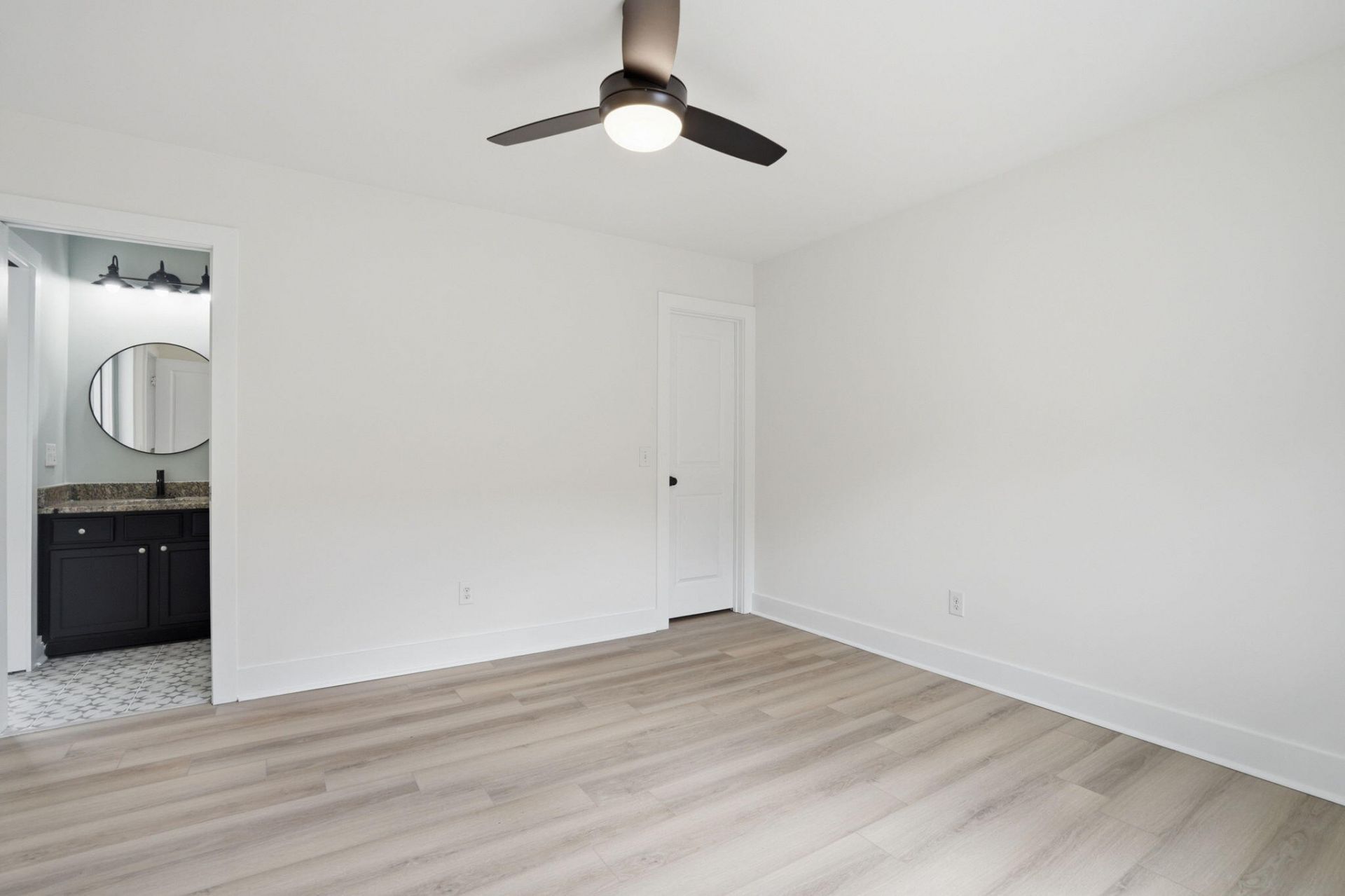 4938 Ballantine Drive Photo 22