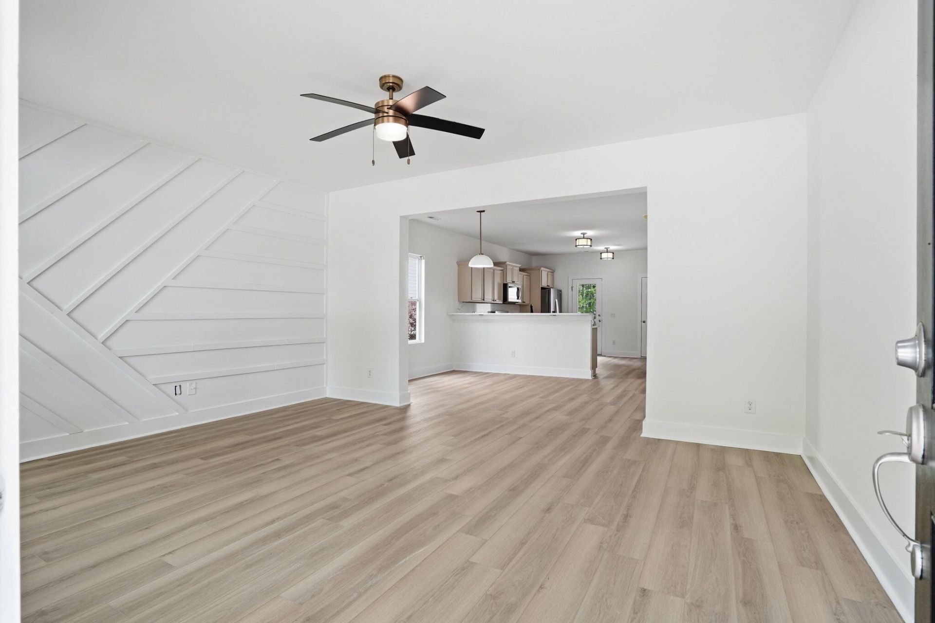4938 Ballantine Drive Photo 4