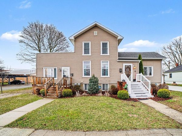 214 Pine Street N, St Louis, MI 48880