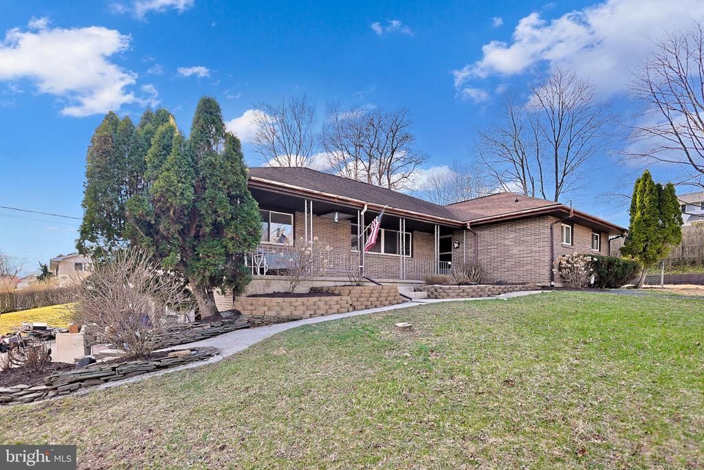 7 ARDMORE AVENUE , TAMAQUA, PA 18252