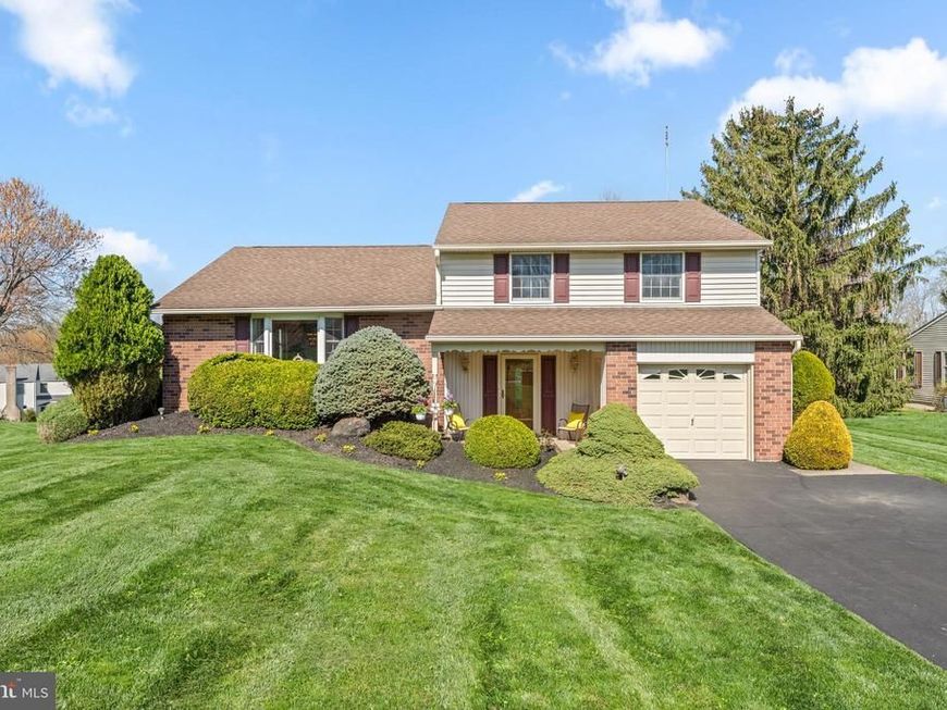 111 W Buttonwood Drive, Churchville, PA 18966 Main Photo