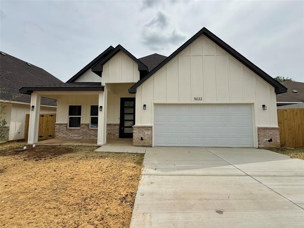 5032 Chapman Street, Fort Worth, TX 76105 Main Photo