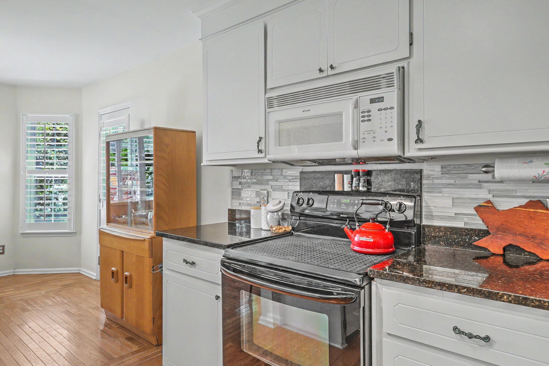 333 Riverland Drive Photo 15