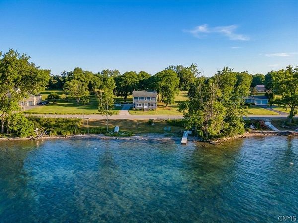 5017 W Lake Road, Auburn, NY 13021