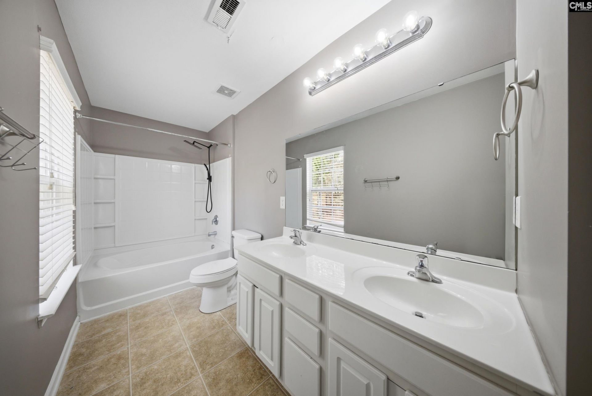 105 Saskatoon Drive  Photo 10