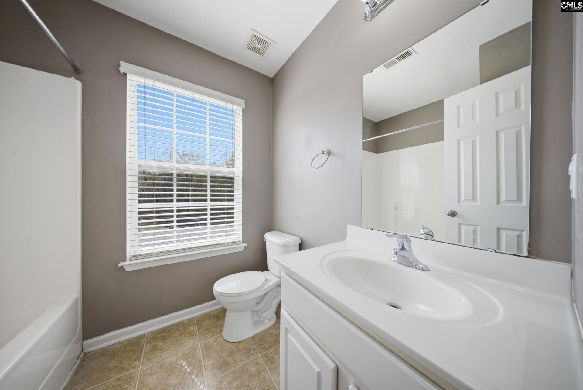 105 Saskatoon Drive  Photo 6