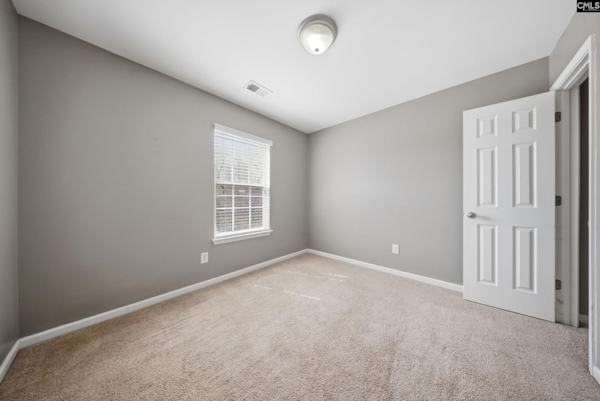 105 Saskatoon Drive  Photo 7