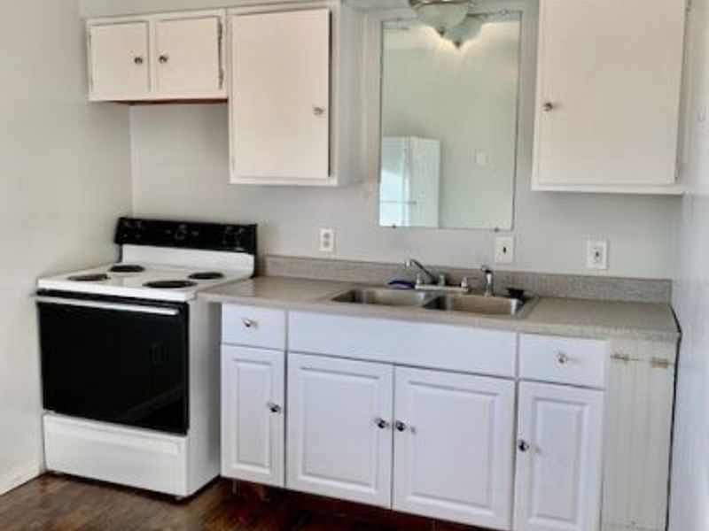 2047 20th Street SW, Akron, OH 44314 Photo 4