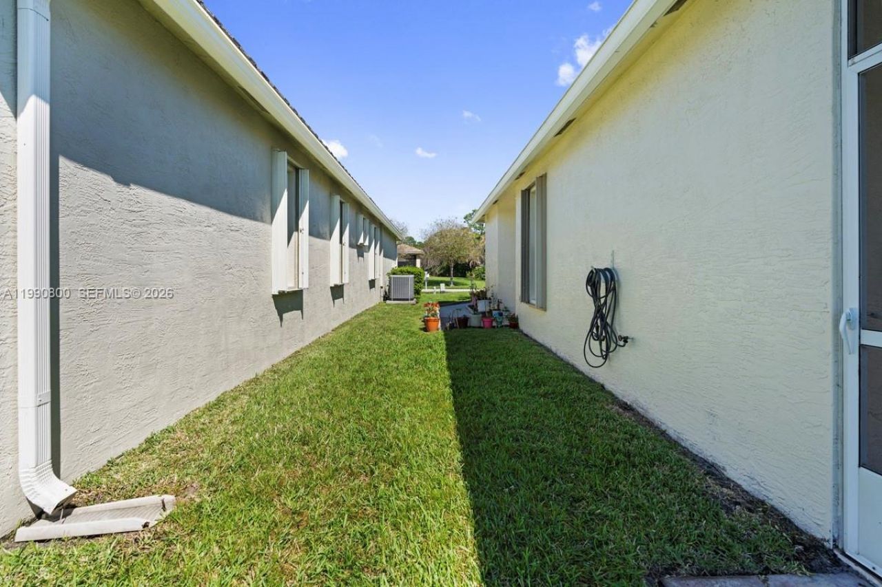 337 SW Maclay Way , Port Saint Lucie, FL 34986 Photo