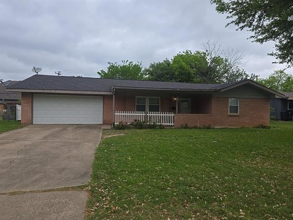 411 E Alexander Lane, Euless, TX 76040