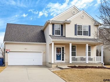 8911 S 167th Street, Omaha, NE 68136