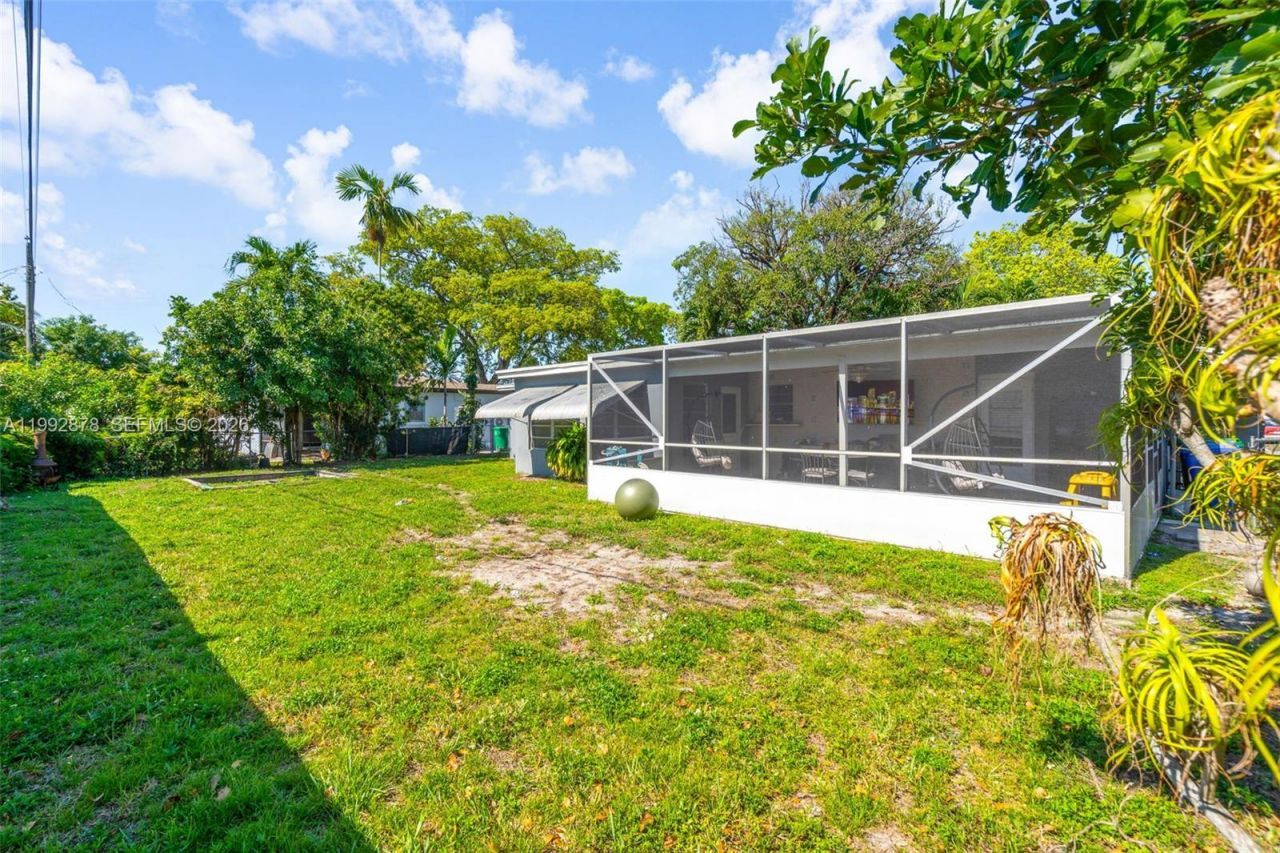 2221 Alcazar Dr , Miramar, FL 33023 Photo