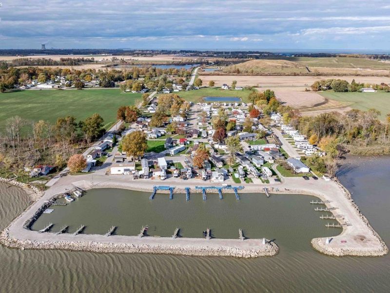 265 S Meachem Road, Unit 3, Port Clinton, OH 43452 Photo 4