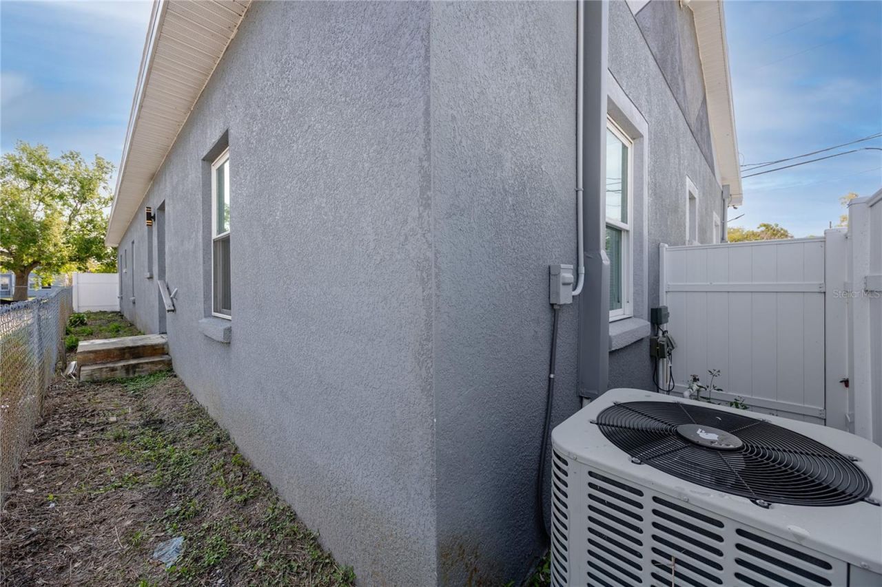 1835 16th Street S, Saint Petersburg, FL 33705 Photo