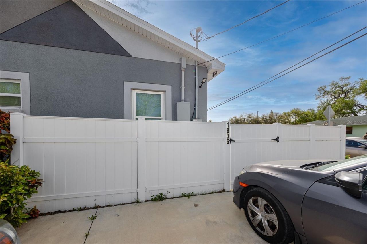 1835 16th Street S, Saint Petersburg, FL 33705 Photo