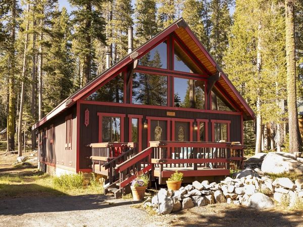 21146 Donner Pass Road, Soda Springs, CA 95728