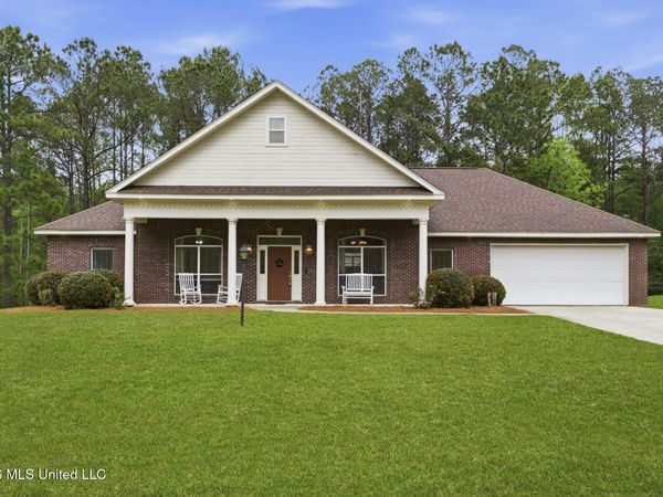 210 Whistlers Way, Hattiesburg, MS 39402