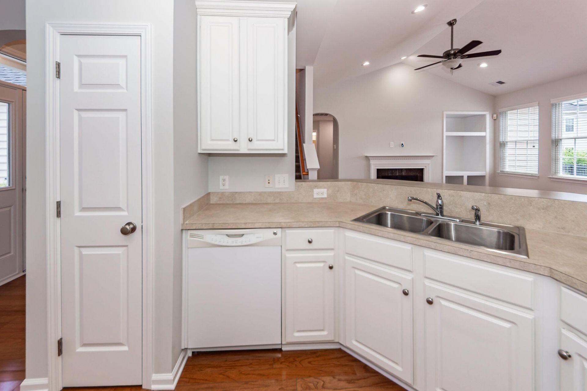 136 Gathering Island Road Photo 10