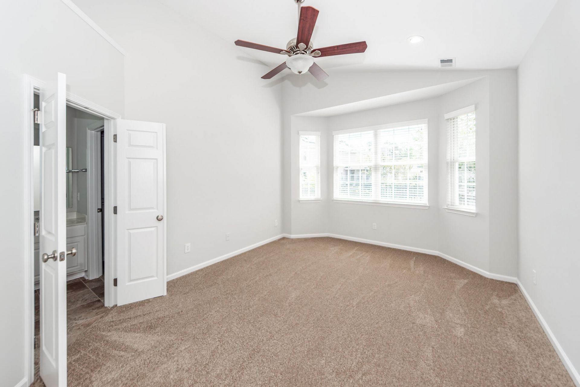 136 Gathering Island Road Photo 31