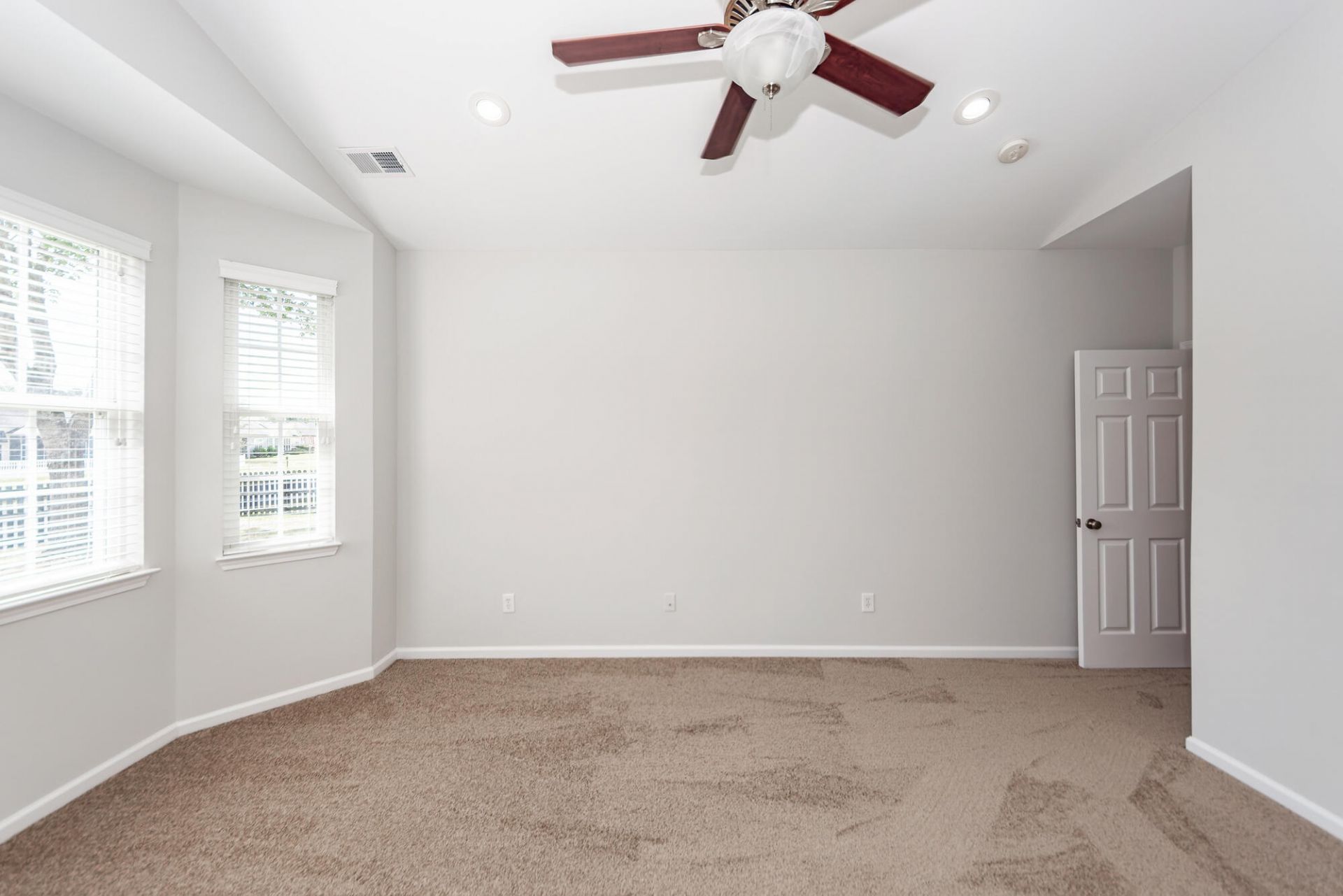 136 Gathering Island Road Photo 32