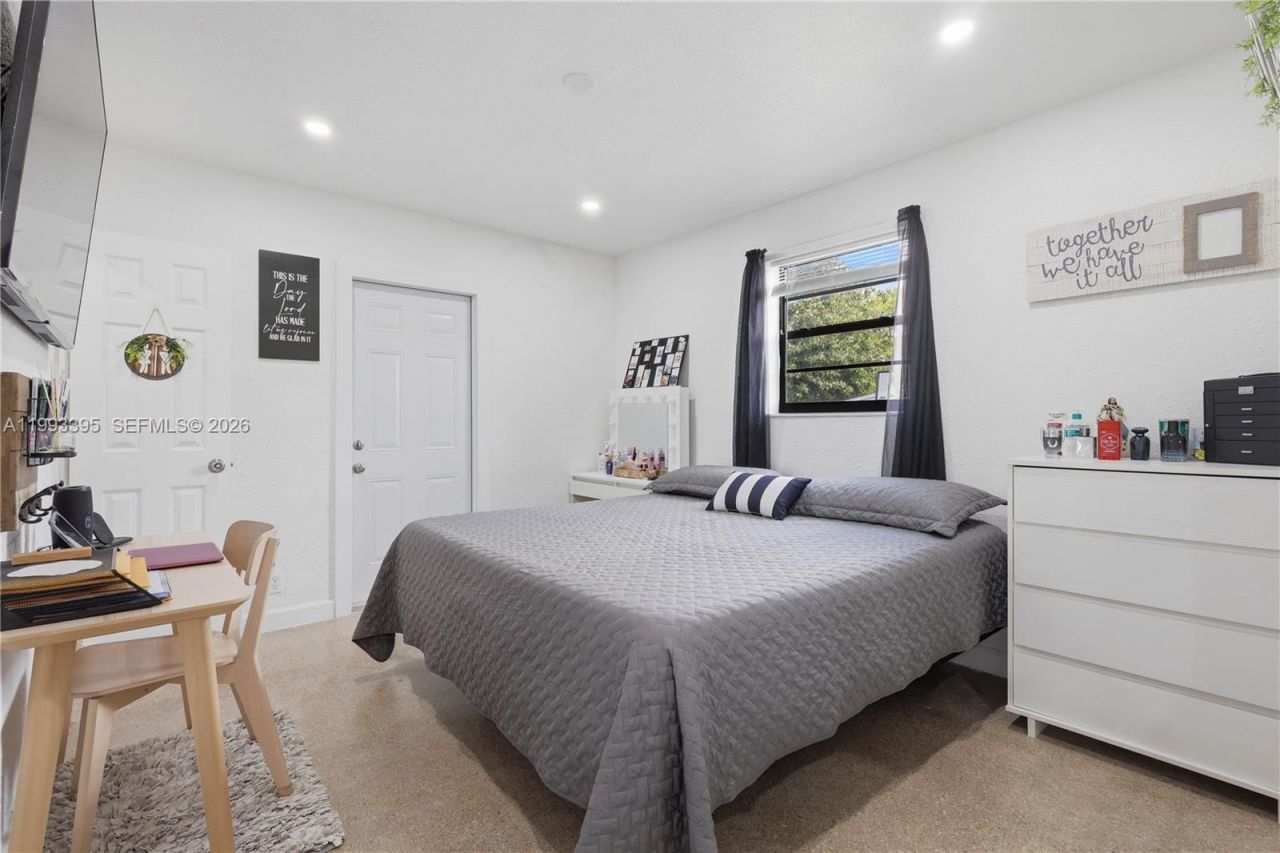 7390 Cleveland St , Hollywood, FL 33024 Photo