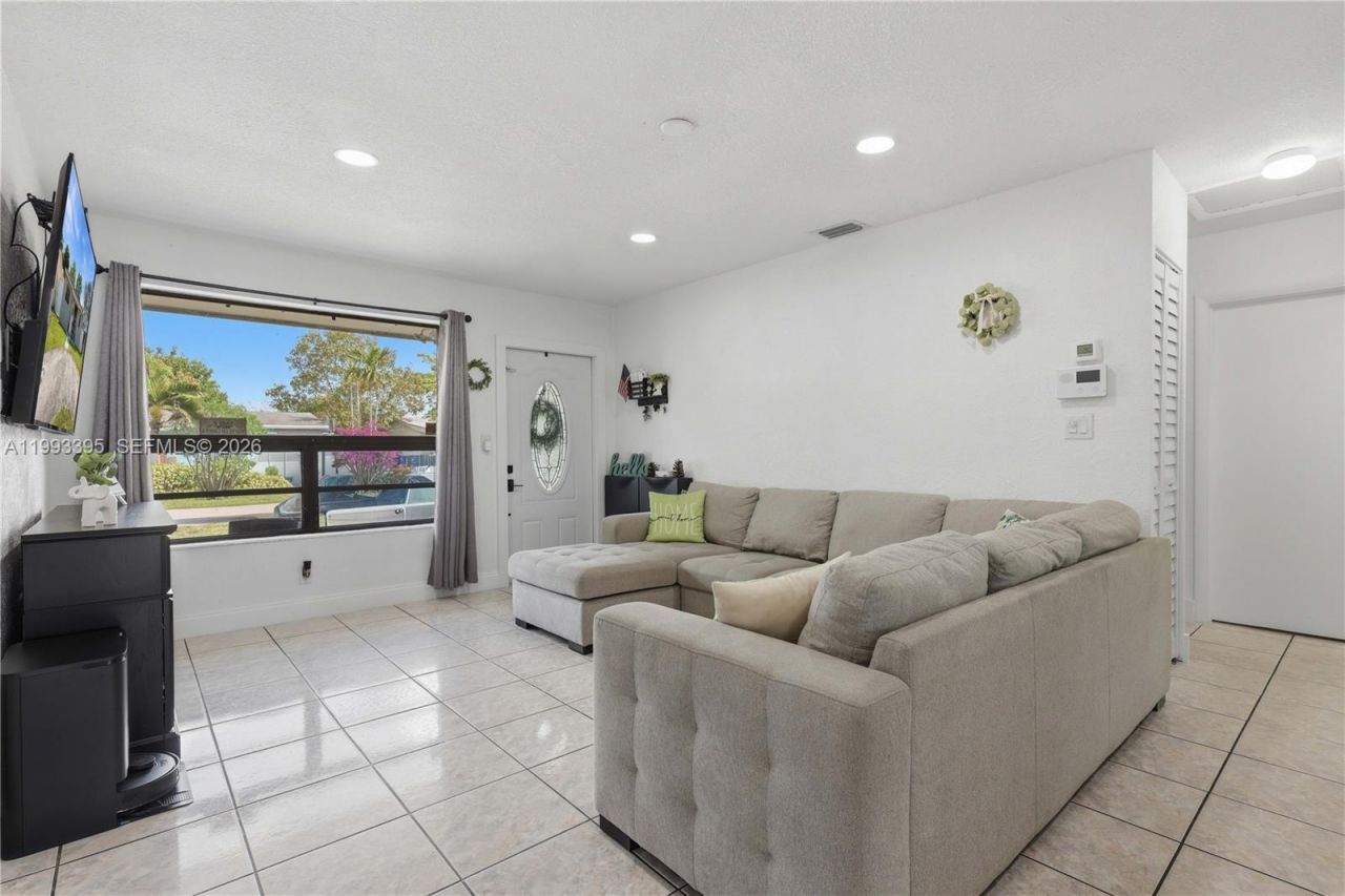 7390 Cleveland St , Hollywood, FL 33024 Photo