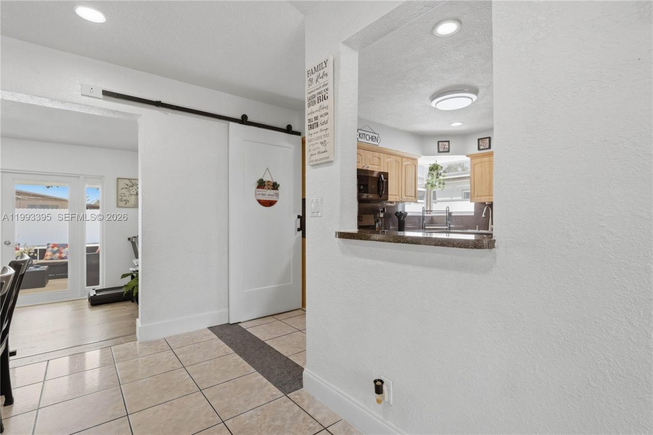 7390 Cleveland St , Hollywood, FL 33024 Photo