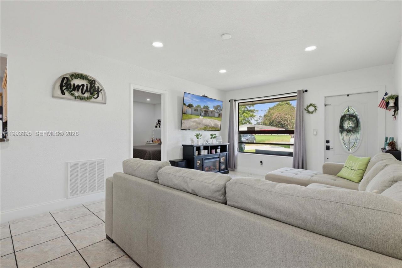 7390 Cleveland St , Hollywood, FL 33024 Photo