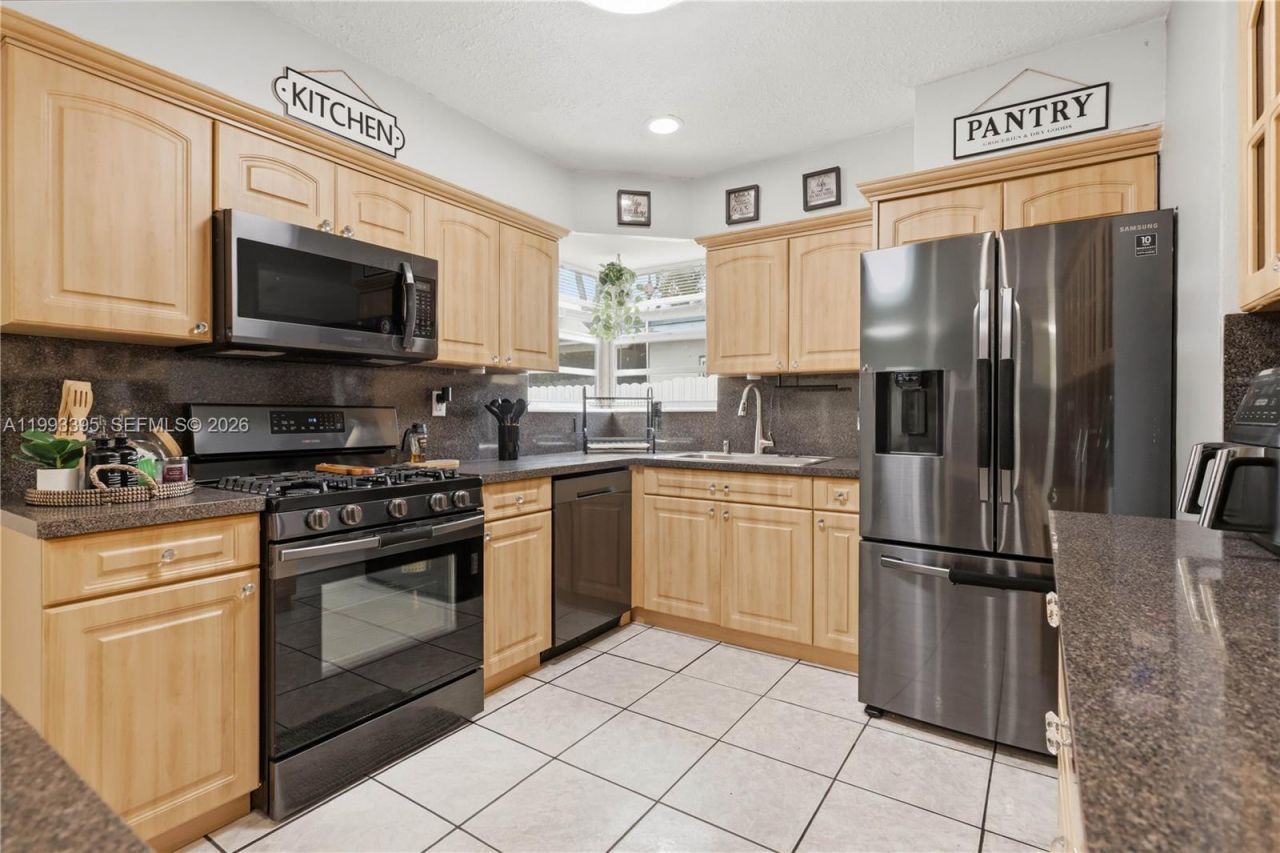 7390 Cleveland St , Hollywood, FL 33024 Photo