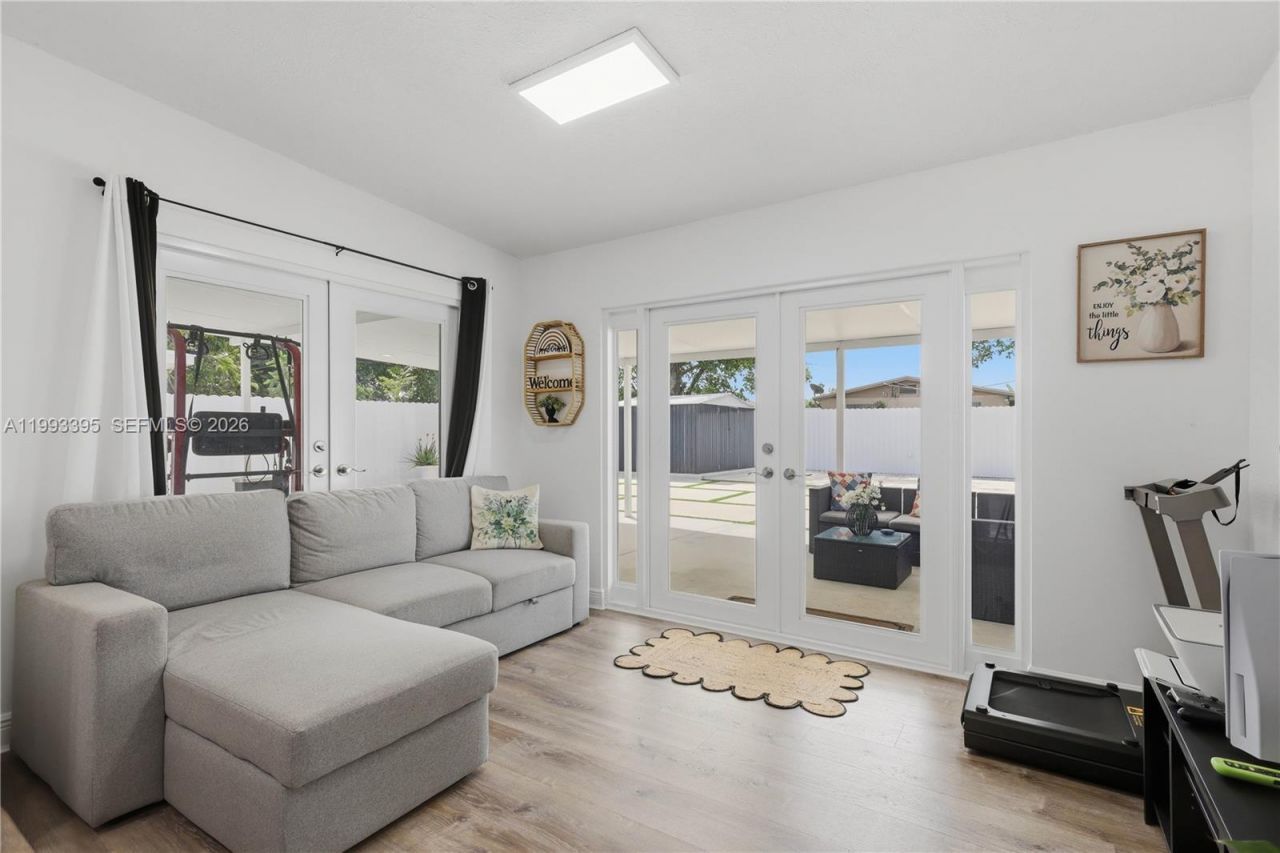 7390 Cleveland St , Hollywood, FL 33024 Photo