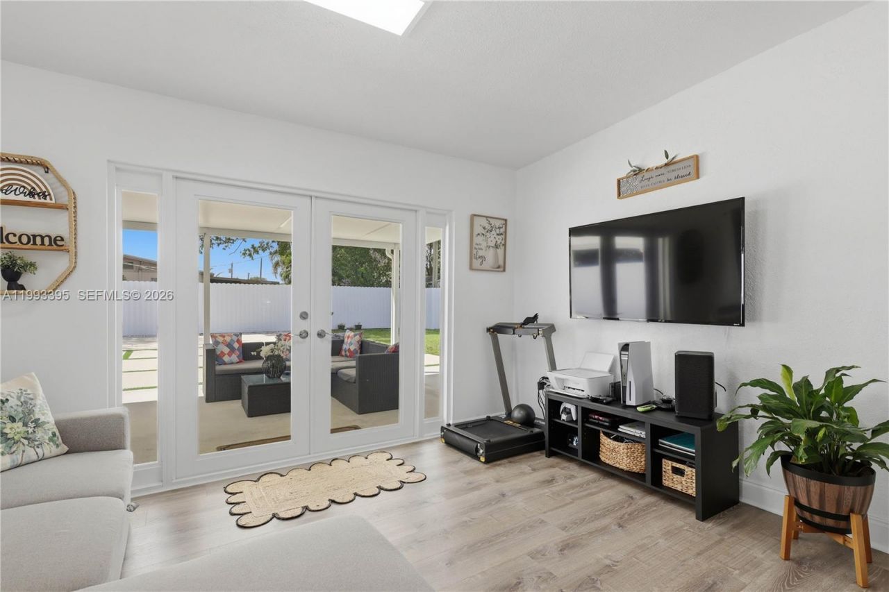 7390 Cleveland St , Hollywood, FL 33024 Photo