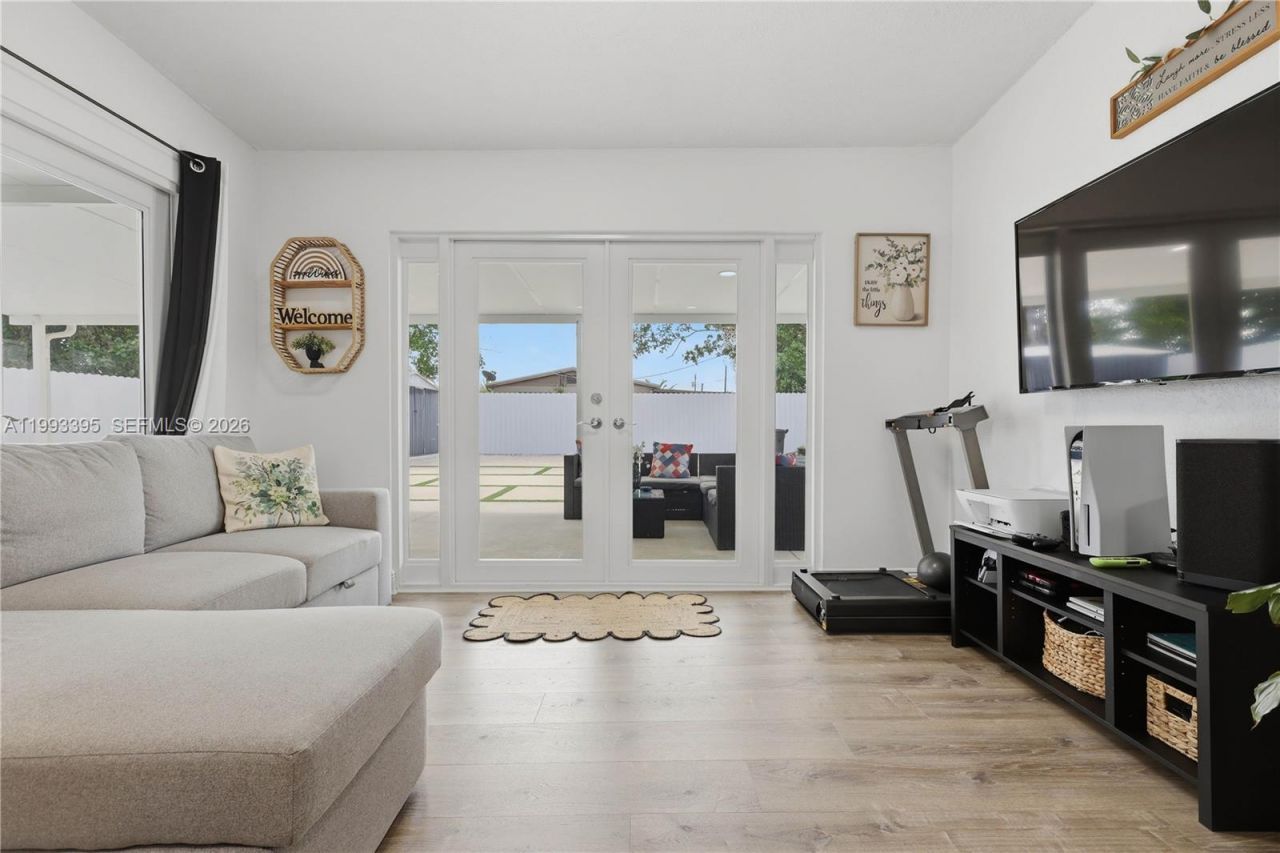 7390 Cleveland St , Hollywood, FL 33024 Photo